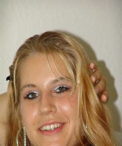 <p class='ppt-number'>0137 77783 656</p><p class='ppt-pricing-de'>1 €/Anruf MoFu Tarif abweichend</p>