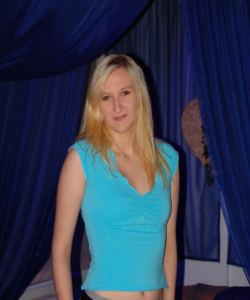 <p class='ppt-number'>0137 77783 912</p><p class='ppt-pricing-de'>1 €/Anruf MoFu Tarif abweichend</p>